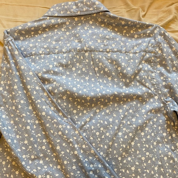 Club Monaco Men’s Floral Pattern Button Up (M) - Picture 4 of 4